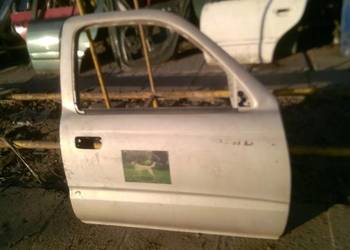 TOYOTA TACOMA 2000 2001 2005 DRZWI PRAWE
