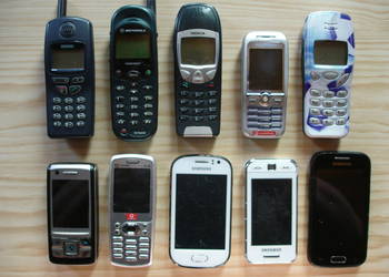 Stare telefony komórkowe (2)