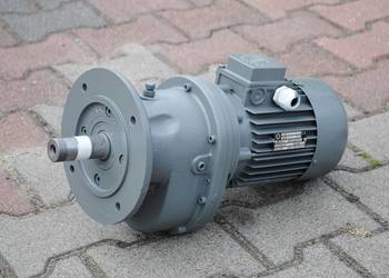 Motoreduktor kołnierzowy 0.75kw. 32obr./min.