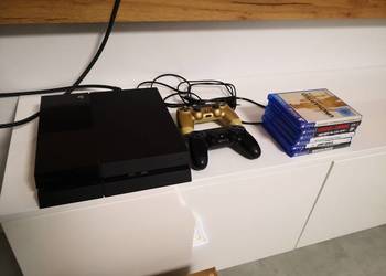 Konsola Ps4 z 2 padami