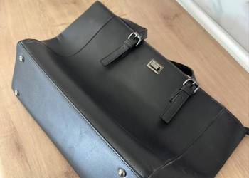 Piękna czarna duża torebka