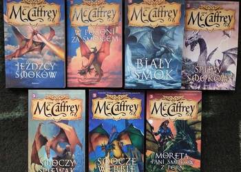 Jeźdźcy smoków z Pern - Anne McCaffrey