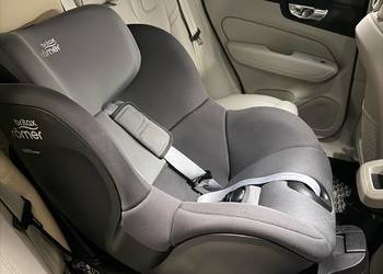 Obracany Fotelik Britax Romer DUALFIX M i-SIZE: dla wieku od 3 miesięcy do