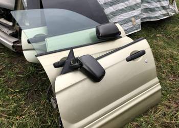 Sprzedam tanio drzwi subaru forester sg