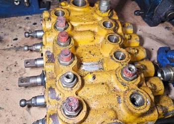 6-sekcyjny rozdzielacz hydrauliczny Hydreco Hamworthy do maszyn JCB