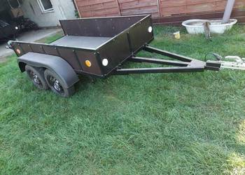 Przyczepka samochodowa dwuosiowa