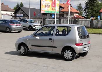 Seicento stan bardzo dobry progi całe podłoga cała
