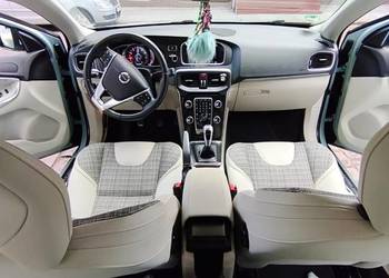 Volvo  V40 Lift  garażowany harman kardon przegląd i ubezp. do 2026