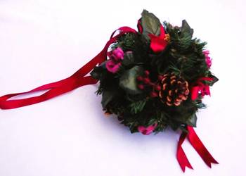 Kula roślinna szyszki gałązki kwiaty burgund bordo zawieszka świąteczna