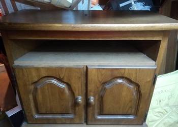 Dębowa szafka RTV z ruchomym blatem