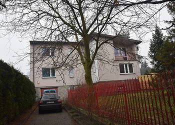 Piętro domu , 3 duże pokoje dla firm . Cena 6300,00/m-c+media.