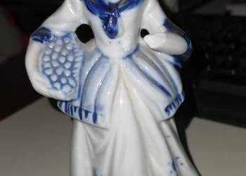 Porcelanowa figurka w stylu Capodimonte