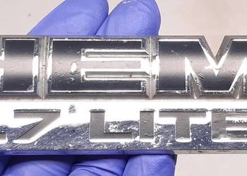 EMBLEMAT LOGO ZNACZEK HEMI 5.7 LITER ORYGINAŁ DODGE