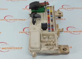 VOLVO C30 2.0 B 12r skrzynka bezpieczników 31268178