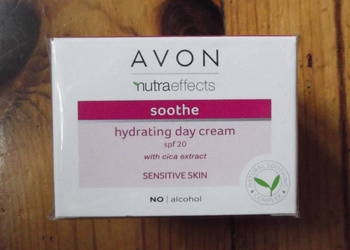 Krem nawilżający na dzień z SPF20 Avon