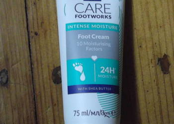 Intensywnie nawilżający krem do stóp Avon