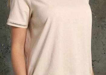 beżowy t-shirt Sinsay