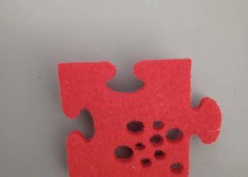 Przypinka z filcu, broszka