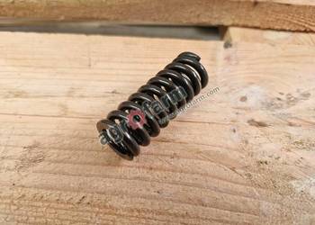 Sprężyna John Deere 6800, 7400, 7510, 7520