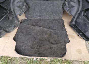 mercedes 124 tapicerka bagażnika boczki dywan wygłuszenie komplet