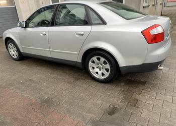 Samochód Audi A4 B6+LPG srebrny