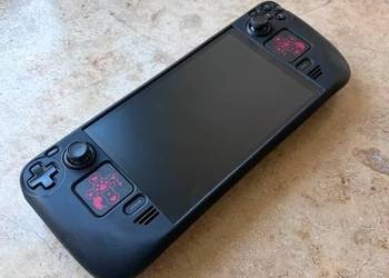 Steam Deck OLED 1 TB – jak nowy – wraz z twardym etui i akcesoriami