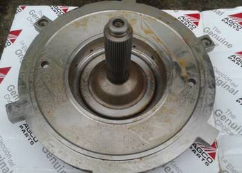 Wałek z Piastą sprzegła mokrego Massey Ferguson,3713817M94