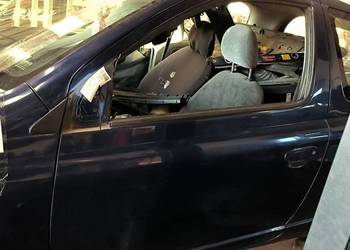 DRZWI LEWE PRZÓD TOYOTA YARIS I 8P4