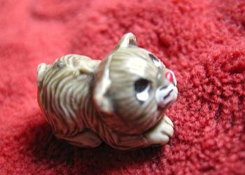 Kot - Bofrost Niemcy 1995 - miniaturka - 1,3 x 2,5 x 1,5 cm Khaki