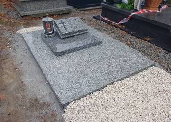 Nagrobek urnowy strzegomski z posadzką nr.1055 WITOSZÓW DOLN