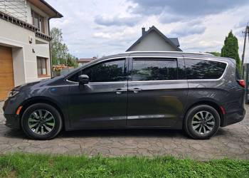 Chrysler Pacifica hybryd Plug-in 2021 zarejestrowana w PL