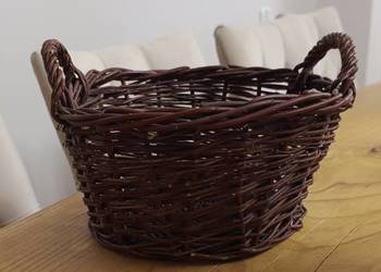 Piękny wiklinowy kosz