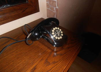 Telefon zabytkowy