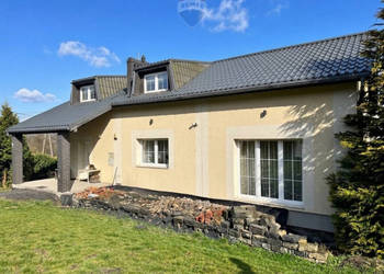 Duży dom na działce 1991 m² możliwość 3 mieszkań