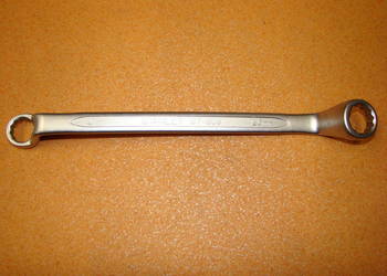 Klucz oczkowo-oczkowy M 21x23 odgięty STANLEY  Ref. 1-87-809