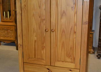 komoda ,bieliźniarka . sosna