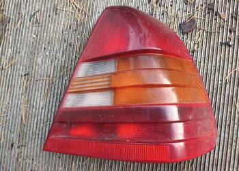 Mercedes W202 C klasa lampa tylna przedlift 1993-1995