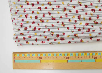 Tkanina poliestrowa w kwiaty - lekka, zwiewna - wyprzedaż tkanin