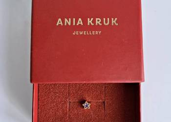 Kolczyk z fioletową cyrkonią gwiazdka piercing Ania Kruk