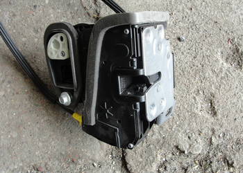 ZAMEK DRZWI PRAWY TYŁ OPEL ASTRA K 13598385 EUROPA