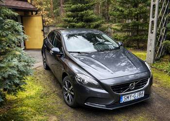 Volvo V40 T3 Momentum,  88 tys. przebiegu