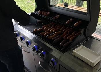 Potrzebujesz dużego grilla na event? Wynajmij grill XXL (z obsługą / bez)