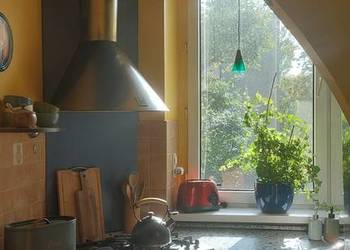 Klimatyczne mieszkanie w bloku z cegły