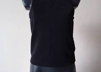 czarna bluzka prazkowana