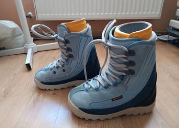 Buty damskie snowboardowe firmy BLATON - rozmiar 40, długość wkładki 22cm.