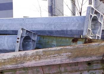 słupy podstawy maszty do kamer, anten lub oświetlenia - różne długości