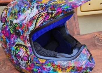 Sprzedam dwa kaski BMX , cross, quad,