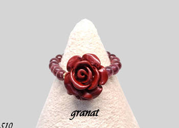 Pierścionek z różą i kulkami granatu, GRANAT #510