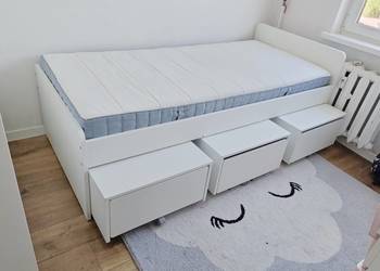 Łóżko Ikea Släkt + 3 półki na kółkach np.na posciel