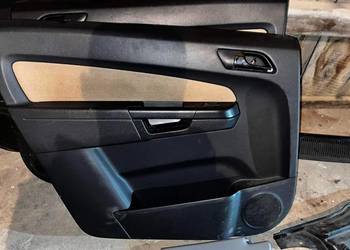 Komplet boczków do drzwi Opel Zafira B
